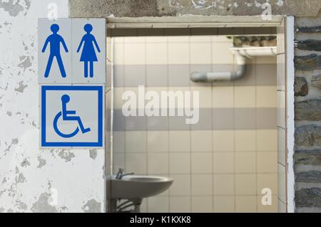 Unisex öffentliche Toiletten mit signage in Frankreich Stockfoto