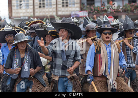Quechua indigenen Menschen die Teilnahme an der jährlichen Inti Raymi Parade bei der Sommersonnenwende Stockfoto