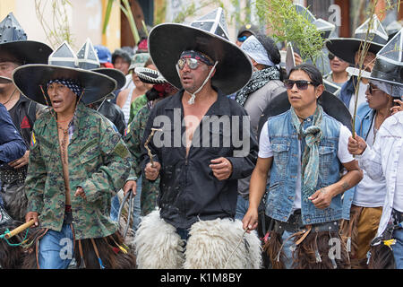 Quechua indigenen Menschen die Teilnahme an der jährlichen Inti Raymi Parade bei der Sommersonnenwende Stockfoto