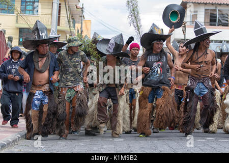 Quechua indigenen Menschen die Teilnahme an der jährlichen Inti Raymi Parade bei der Sommersonnenwende Stockfoto