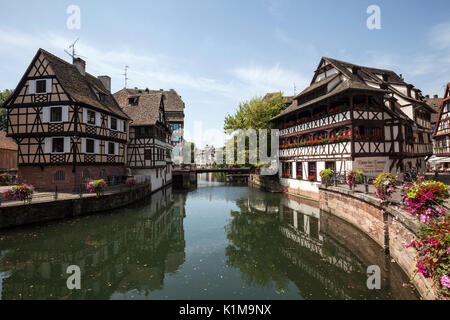 Fachwerkhäuser in der historischen Altstadt, Gerber Viertel, Le Petite France, Straßburg, Elsass, Frankreich Stockfoto