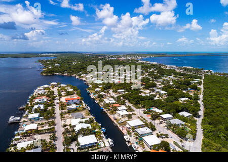 Florida, Florida Keys, Upper, Key Largo, Largo Sound, Blackwater Sound, Häuser, Residenzen, Luftaufnahme von oben, FL17081866D Stockfoto