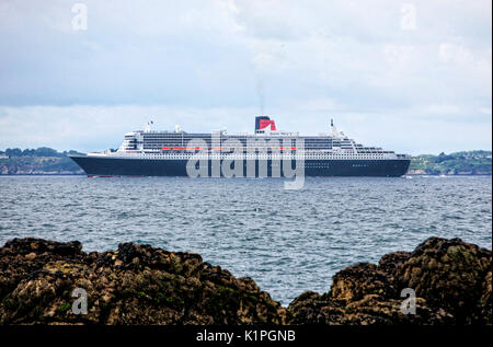 Die "Queen Mary 2", die Insel Groix, auf dem Weg nach Saint Nazaire für den Start der Centennial Transat' die Brücke 2017", einem historischen transatlantischen Stockfoto