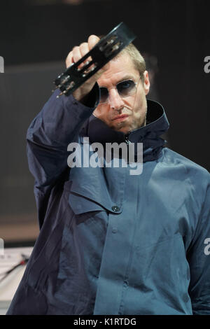 Reading, Großbritannien. 27 Aug, 2017. Liam Gallagher live auf der Hauptbühne am 2017 Reading Festival. Foto Datum: Sonntag, 27. August 2017. Photo Credit: Roger Garfield/Alamy Stockfoto