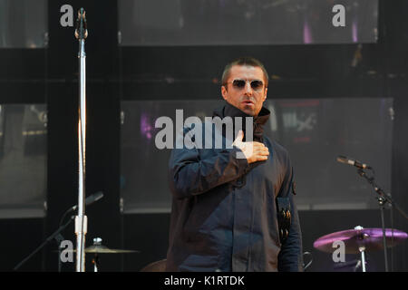 Reading, Großbritannien. 27 Aug, 2017. Liam Gallagher live auf der Hauptbühne am 2017 Reading Festival. Foto Datum: Sonntag, 27. August 2017. Photo Credit: Roger Garfield/Alamy Stockfoto