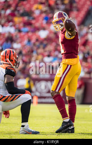 27. August 2017: Washington Redskins wide receiver Terrelle Pryor (11) feiert nach der Rezeption während der NFL preseason Spiel zwischen den Cincinnati Bengals und die Washington Redskins an FedExField in Landover, Maryland. Scott Taetsch/CSM Stockfoto