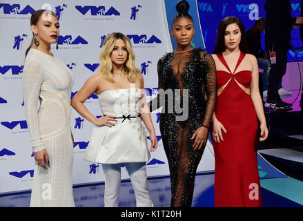 Dinah Jane, Ally Brooke, Normani Kordei und Lauren Jauregui des Fünften Harmonie 074 Ankommen bei den MTV VMA 2017 (Music Awards) an der Great Western Forum in Los Angeles. August 27, 2017. Stockfoto