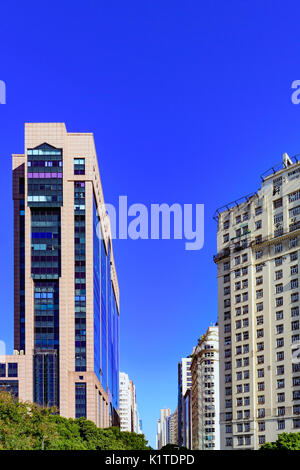 Rio Branco Avenue, einer der Hauptstraßen und Finanzzentrum der Stadt Rio De Janeiro Stockfoto