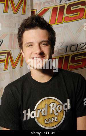 Josh Hutcherson besucht die Geschenkelounge von KISS FM zur Ehrung der 11. Jährlichen Teen Choice Awards W Beverly Hills. Stockfoto