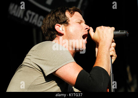 Tom DeLonge Engel Airwaves Durchführung 2008 Vans Warped Tour Messe Pomona Pomona. Stockfoto