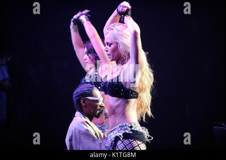 Snoop Dogg Dancers perform Wiltern Theatre unterstützen ihre 'MAC Devin: High School Tour' Dezember 13,2011 Los Angeles. Stockfoto