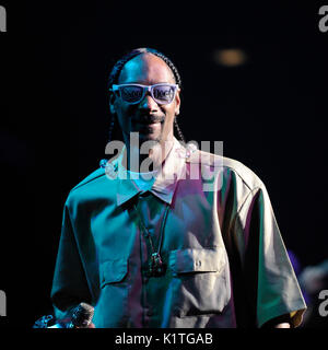 Rapper Snoop Dogg spielt Wiltern Theater Support Snoop Dogg Wiz Khalifa 'MAC Devin: High School Tour' Dezember 13,2011 Los Angeles. Stockfoto