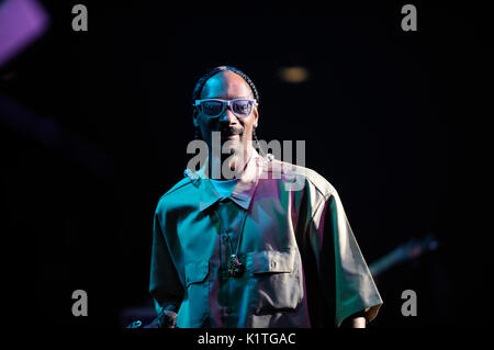 Rapper Snoop Dogg spielt Wiltern Theater Support Snoop Dogg Wiz Khalifa 'MAC Devin: High School Tour' Dezember 13,2011 Los Angeles. Stockfoto