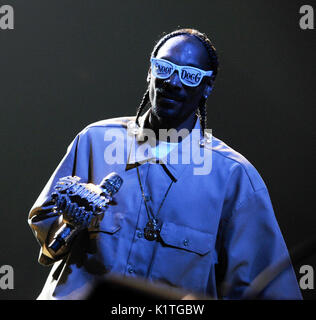 Rapper Snoop Dogg spielt Wiltern Theater Support Snoop Dogg Wiz Khalifa 'MAC Devin: High School Tour' Dezember 13,2011 Los Angeles. Stockfoto