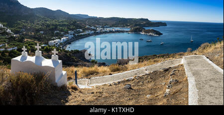 Griechische Inseln ansehen. Das malerische Dorf Kapsali in Kythira Island, Griechenland, von oben gesehen. Stockfoto