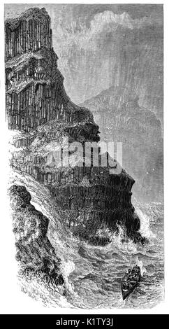 1870: ein whaler in rauher See unter Pleaskin Kopf, Teil der Giant's Causeway, eine Fläche von etwa 40.000 Verriegelung Basaltsäulen, die Ergebnis einer alten vulkanischen Eruption. Es ist in der Nähe von Jamestown in der Grafschaft Antrim an der Nordküste von Nordirland. Es wurde von der UNESCO zum Weltkulturerbe erklärt und im Jahr 1986 einen nationalen Charakter das folgende Jahr buchen. Stockfoto