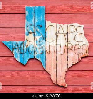 Feder TX USA - Juli 12, 2017 - Bild von Stacheldraht Zeichen der TX Excape Abenteuer Stockfoto