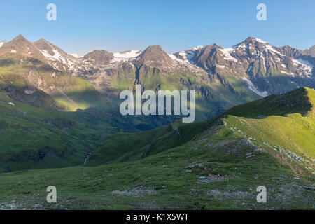 Großglockner, Sonnenwelleck, Fuscherkarkopf, Breitkopf, Hohe Dock, Vorder Bratschenkopf, großen Viesbachhorn, Großglockner Hochalpenstraße, Hohe T Stockfoto