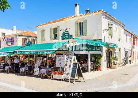 Busy Restaurant in Saintes-Maries-de-la-Mer, Bouches-du-Rhône, Frankreich Stockfoto