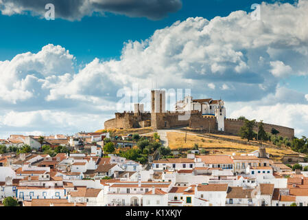 Mittelalterliche Höhenburg Arraiolos. Portugal, Alentejo Stockfoto