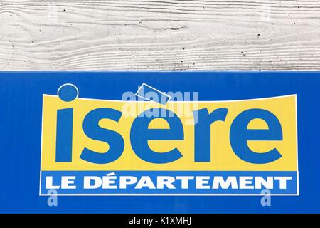 Grenoble, Frankreich - 25. Juni 2017: Isere Abteilung Logo auf eine Wand. Isere ist eine Abteilung in der Auvergne-Rhone-Alpes Region im Osten Frankreichs Stockfoto