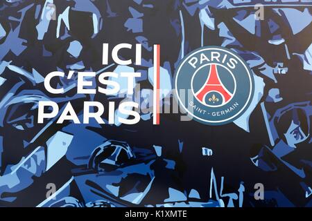 Paris, Frankreich, 28. März 2016: PSG-Logo und Slogan an der Wand des Parc des Princes Stockfoto