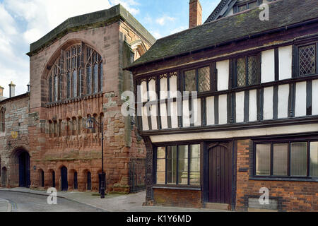 Das Cottage & St Mary's Guildhall, Bayley Lane, Coventry Anfang des 16. Jahrhunderts denkmalgeschützte Gebäude Stockfoto