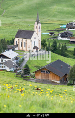 Die Pfarrkirche von Kartisch im Gailtal, Bezirk Lienz, Tirol, Österreich Stockfoto