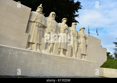 Das Monument Aux Morts (auch die fünf Verteidiger von Verdun genannt) Söhne von Verdun. Stockfoto