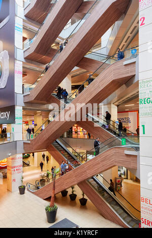 Shopping Mall in "Gran Torre Costanera Tower, La Costanera, La Costanera Center, Santiago, Chile Stockfoto