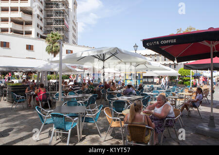 Grand Casemates Square, der Hauptplatz im Zentrum von Gibraltar, am nördlichen Ende der Hauptstraße Stockfoto