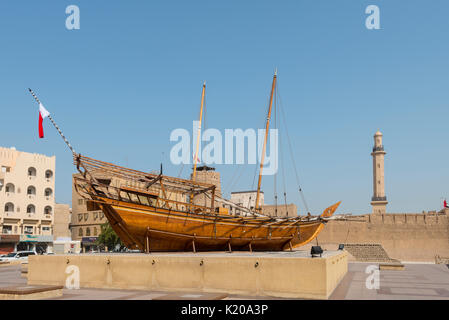 Alte Dhau, Schiff im Dubai Museum, Dubai, Vereinigte Arabische Emirate Stockfoto