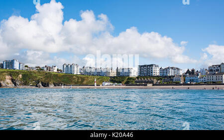 Blick auf Port Erin Strand und die Promenade von der Bucht Stockfoto