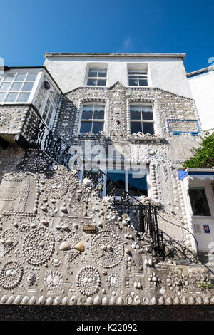 Die Shell Haus mit Muscheln dekoriert, Polperro Dorf in Cornwall, Großbritannien Stockfoto