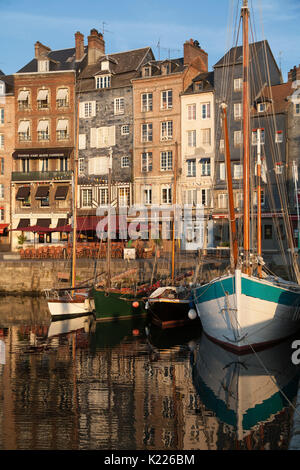 Alten Hafen, Honfleur, Calvados, Normandie, Frankreich Stockfoto