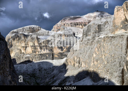 Sellagruppe und Sas de Pordoi, Dolomiten, Luftbild, hohe Berge, Trentino, Italien Stockfoto