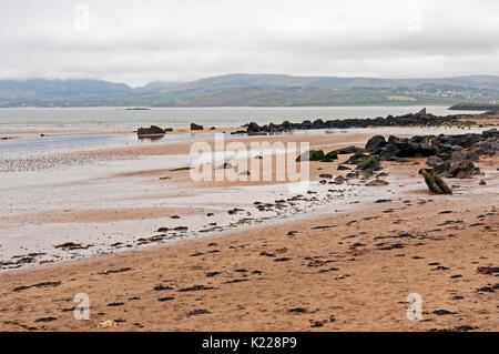 Strand entlang der westlichen Seite der Halbinsel Inishowen in der Nähe von Buncrana, Irland Stockfoto