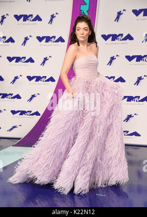 Lorde an den MTV Video Music Awards 2017 auf dem Forum in Los Angeles, USA statt Stockfoto