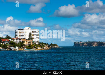 Blick auf den Hafen von Sydney mit Watson's Bay nach rechts und nach links Manly, Sydney, New South Wales, Australien. Stockfoto