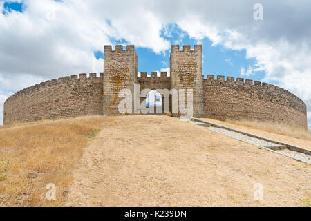 Mittelalterliche Höhenburg Arraiolos. Portugal, Alentejo Stockfoto