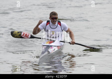 TOM LIEBSCHER (Deutschland, den ersten Platz der Männer K final 1 1000 m Rennen, während der 2017 ICF Canoe Sprint Wm in Racice gesehen wird, der Tschechischen Republik, am 26. August 2017. (CTK Photo/Katerina Sulova) Stockfoto