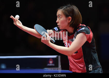 Olomouc, Tschechische Republik. 27 Aug, 2017. Kasumi Ishikawa in Japan konkurriert gegen Mima Ito während Ihrer letzten Spiel der Damen am Tisch Tennis World Tour Czech Open in Olomouc, Tschechische Republik, 27. August 2017. Credit: Ludek Perina/CTK Photo/Alamy leben Nachrichten Stockfoto