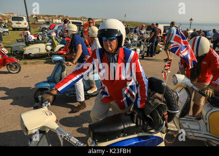 Brighton, UK. 27 Aug, 2017. August Bank Holiday Wochenende 2017. Mods nehmen an der jährlichen Versammlung an der 'mods Weekender' an der Küste von Brighton im August Bank Holiday Wochenende, Brighton, UK. 26 Aug, 2017. Credit: Haydn Denman/Alamy leben Nachrichten Stockfoto