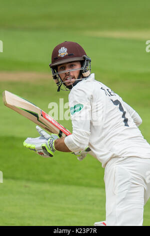 London, Großbritannien. 29 Aug, 2017. Ben Foakes schlagen für Surrey gegen Middlesex am Oval an Tag zwei des Specsaver County Championship Match am Oval. Quelle: David Rowe/Alamy leben Nachrichten Stockfoto