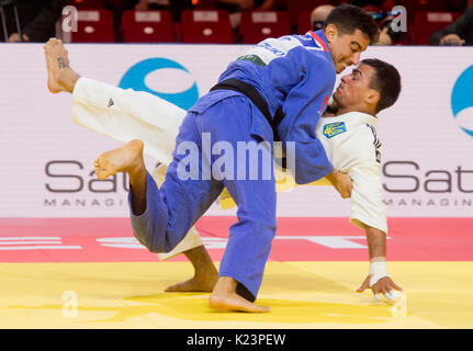 Budapest, Ungarn. 29 Aug, 2017. Tal Flimmern von Israel und Georgii Zantaraia der Ukraine der Männer 66 kg Finale bei den World Judo Meisterschaften in Budapest, Ungarn, 29. August 2017. Quelle: Vit Simanek/CTK Photo/Alamy leben Nachrichten Stockfoto