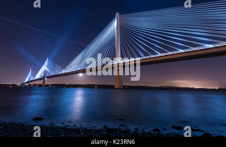 Edinburgh, Schottland, Großbritannien. 29 Aug, 2017. Die dritte Forth Bridge öffnet sich für den Verkehr 30. August 2017 an Queensferry, Schottland vor Ihrer Maj offiziell Eröffnung am 4. Sept Credit: TOM DUFFIN/Alamy leben Nachrichten Stockfoto