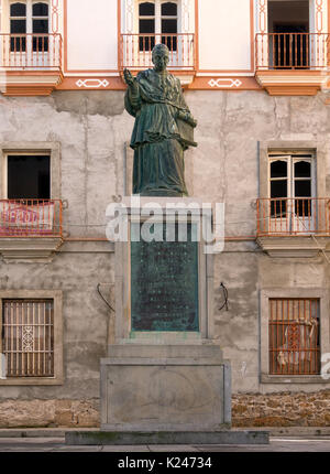 CADIZ, SPANIEN - 13. MÄRZ 2016: Denkmal für Fray Domingo de Silos Moreno Stockfoto