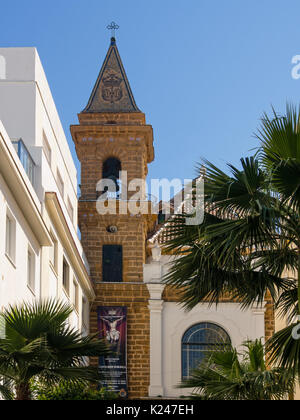 CÁDÁZ, SPANIEN - 13. MÄRZ 2016: Außenansicht der Kirche der Jungfrau von Palma Stockfoto