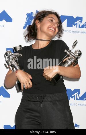 Inglewood, CA. 27 Aug, 2017. Alessia Cara in der Presse Raum für MTV Video Music Awards (VMAs) 2017 - Press Room, das Forum, Inglewood, CA August 27, 2017. Credit: Priscilla Grant/Everett Collection/Alamy leben Nachrichten Stockfoto