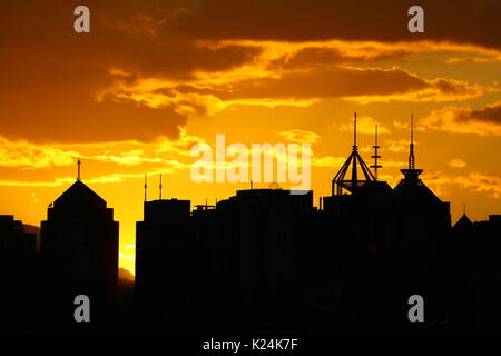 Fuzh, Fuzh, China. 28 Aug, 2017. Atemberaubenden Sonnenuntergang nach Taifun in Fuzhou gesehen werden kann, im Südosten der chinesischen Provinz Fujian, August 27th, 2017. Credit: SIPA Asien/ZUMA Draht/Alamy leben Nachrichten Stockfoto